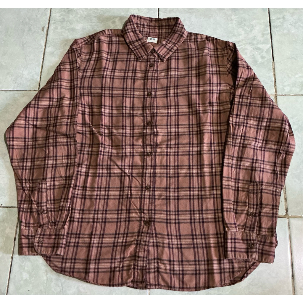 uniqlo kemeja flannel kotak wanita