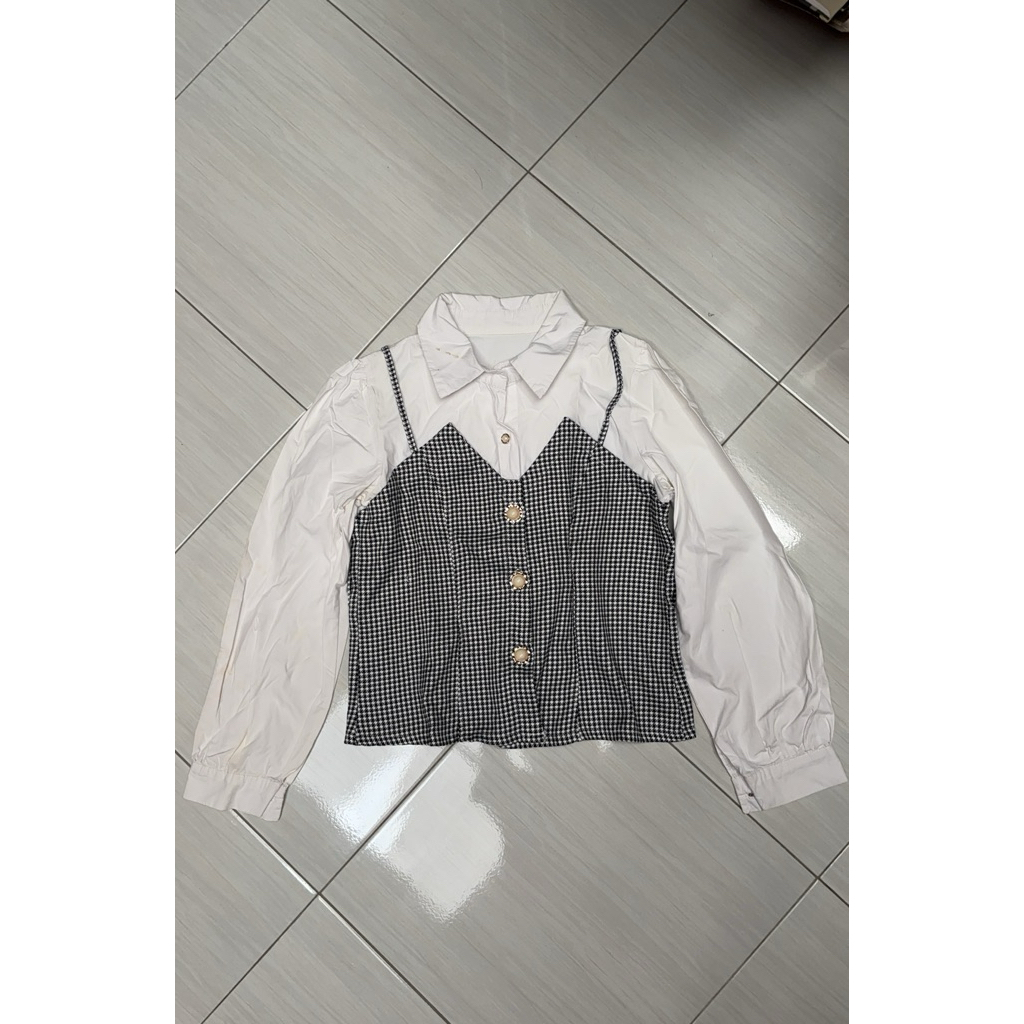 Blouse Atasan Crop Sabrina UNIQLO