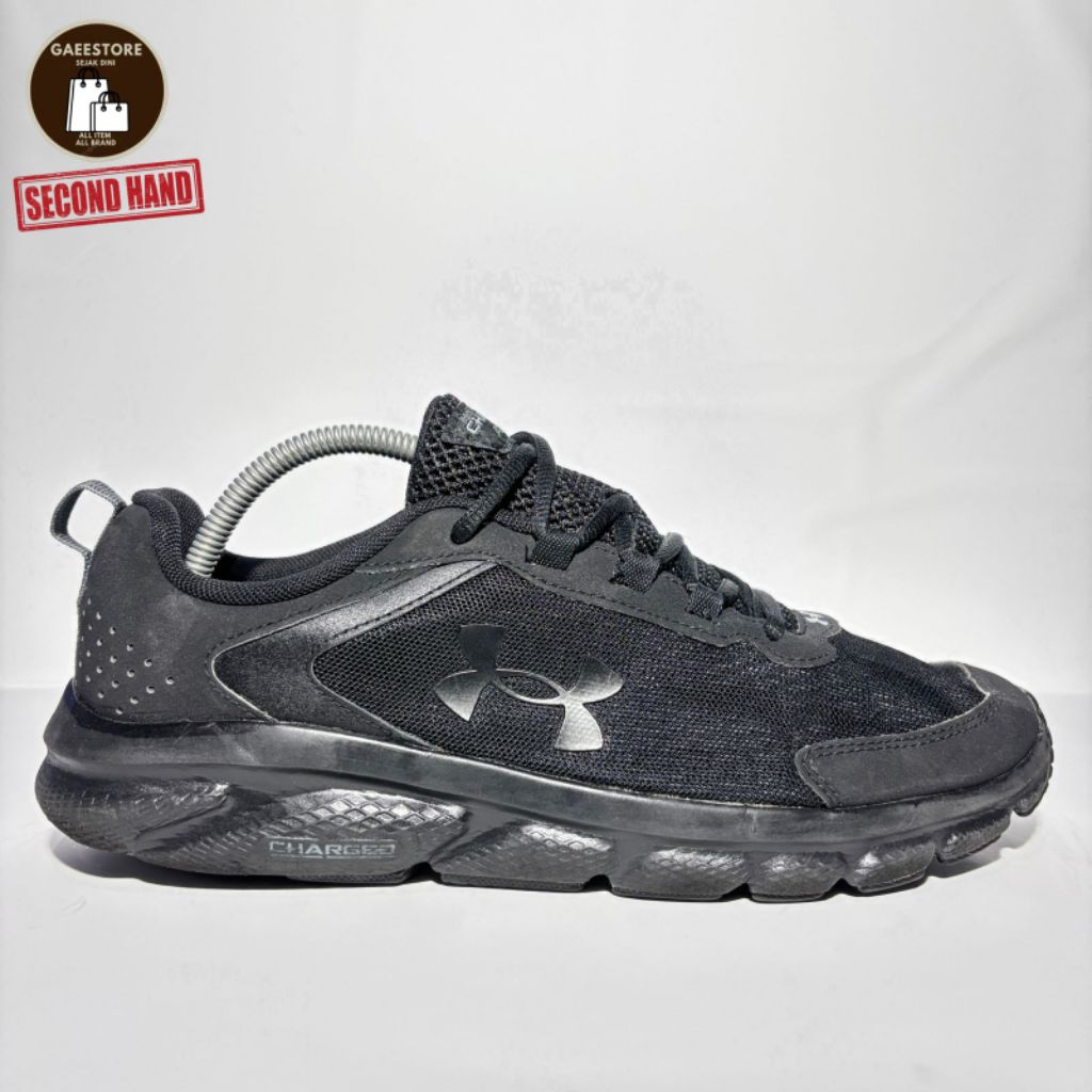 sepatu pria sneakers UNDER ARMOUR hitam