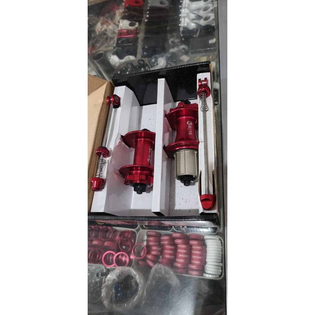 HUB SYTE 28H BEARING SEPASANG merah