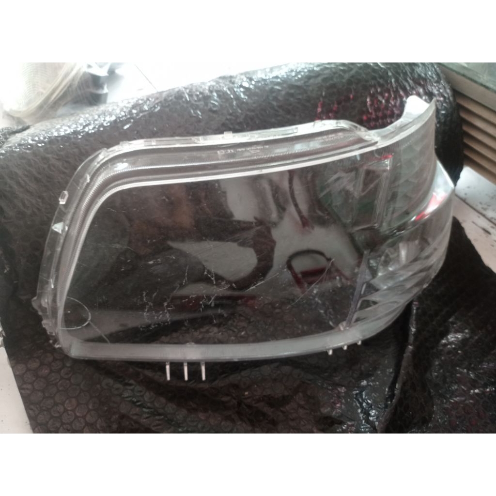 MIKA LAMPU DEPAN DAIHATSU GRAND MAX
