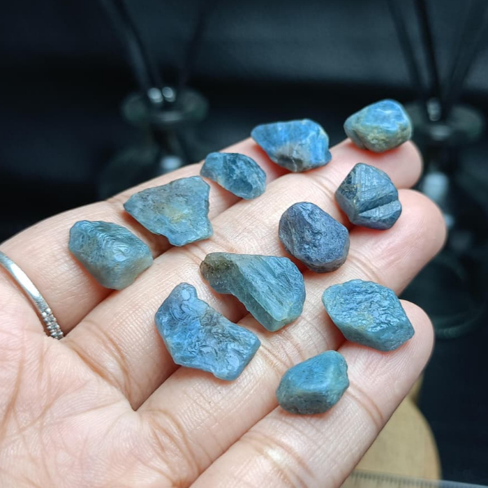 Natural Blue Sapphire rough (4)