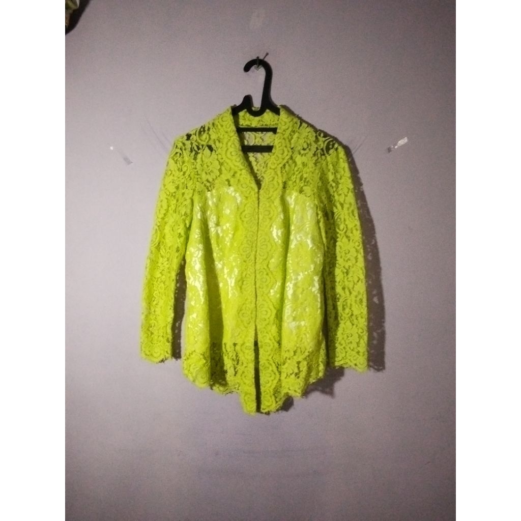 kebaya brokat furing sedada warna lemon