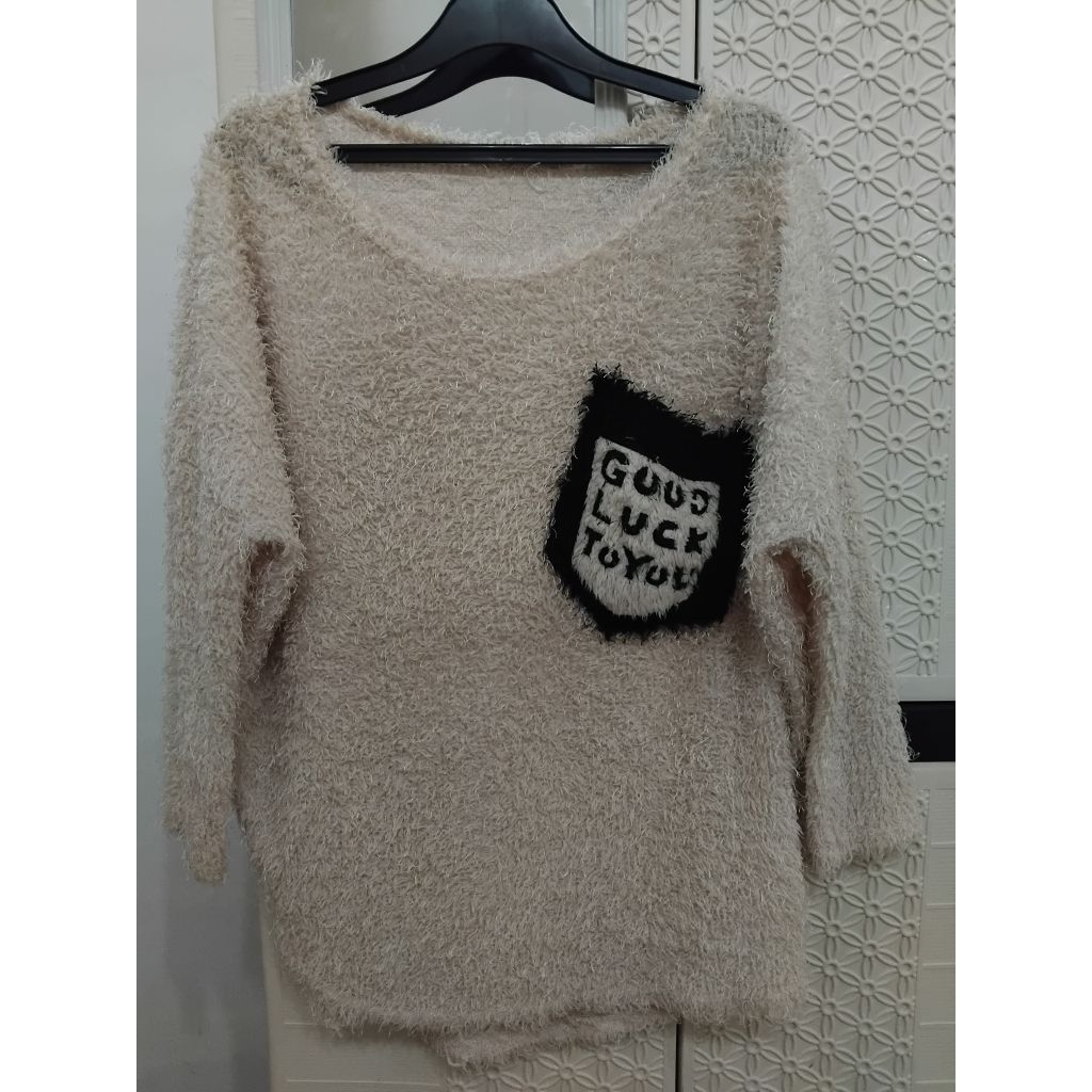 Sweater Bulu (PRELOVED)