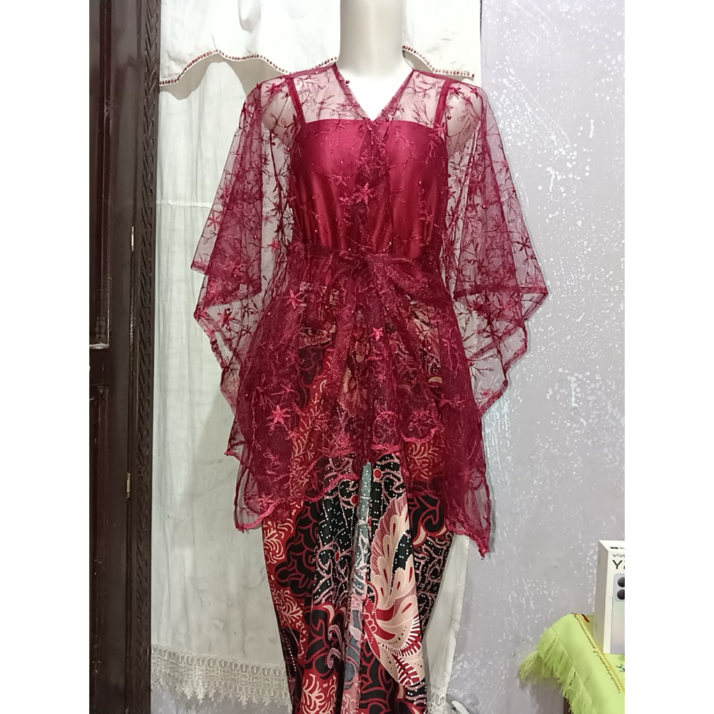 Kebaya Brokat 3 in 1 Warna Merah Maroon - Brokat maroon/Kemben/Rok lilit