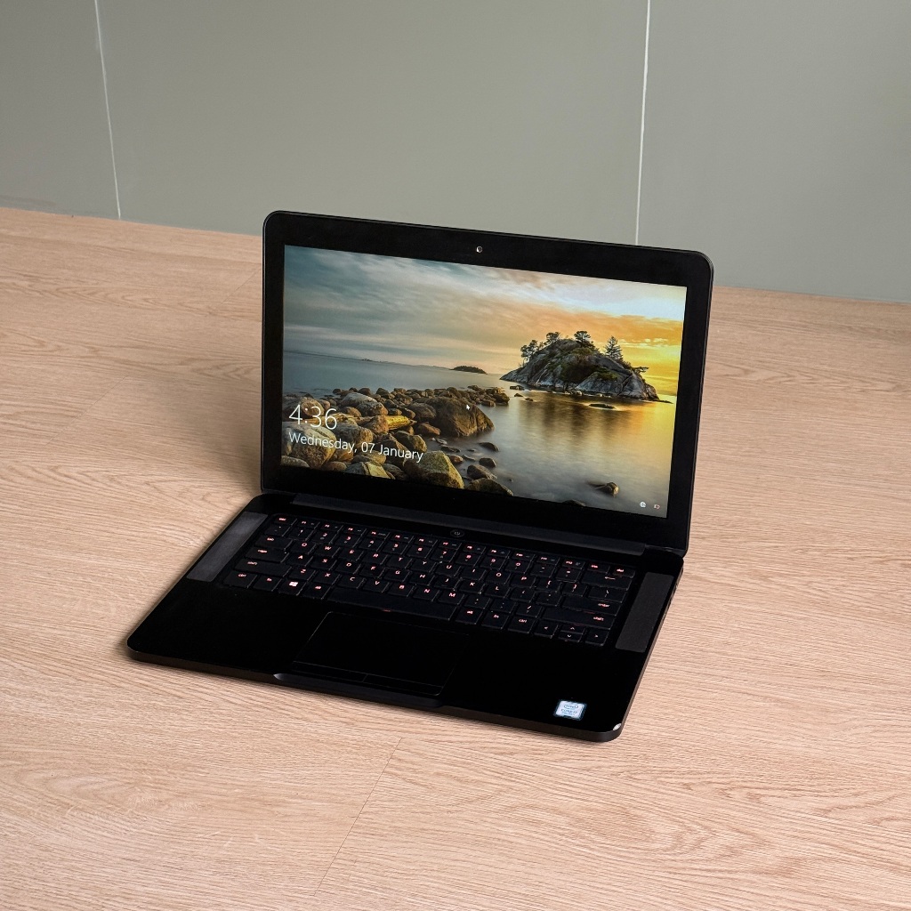Laptop Razer Blade 2018 14 inch |i7  RAM 16 | SSD 512 GB | Second Like New | Original | Unit + Charg