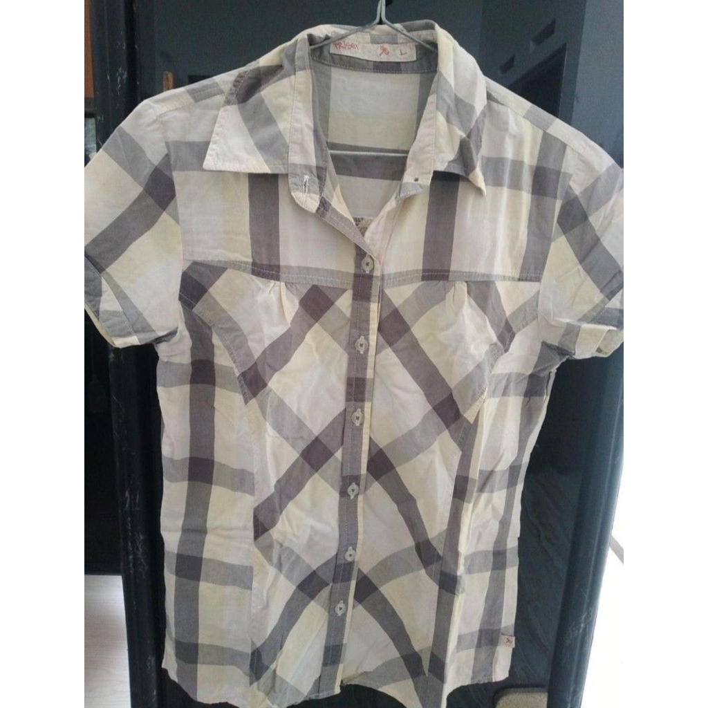 Preloved Kemeja wanita merk Triset