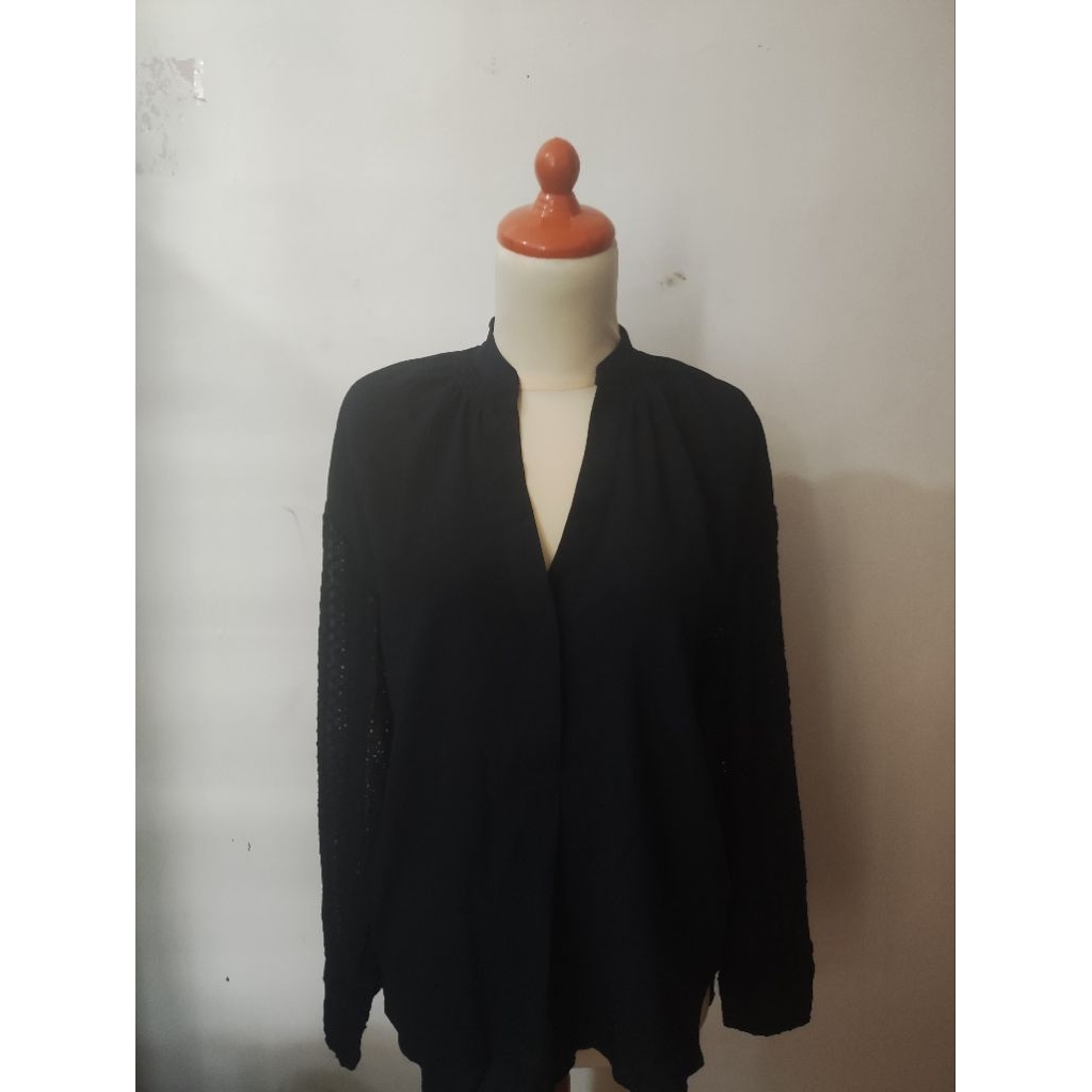 Blouse Lengan Panjang V-Neck Biru Navy