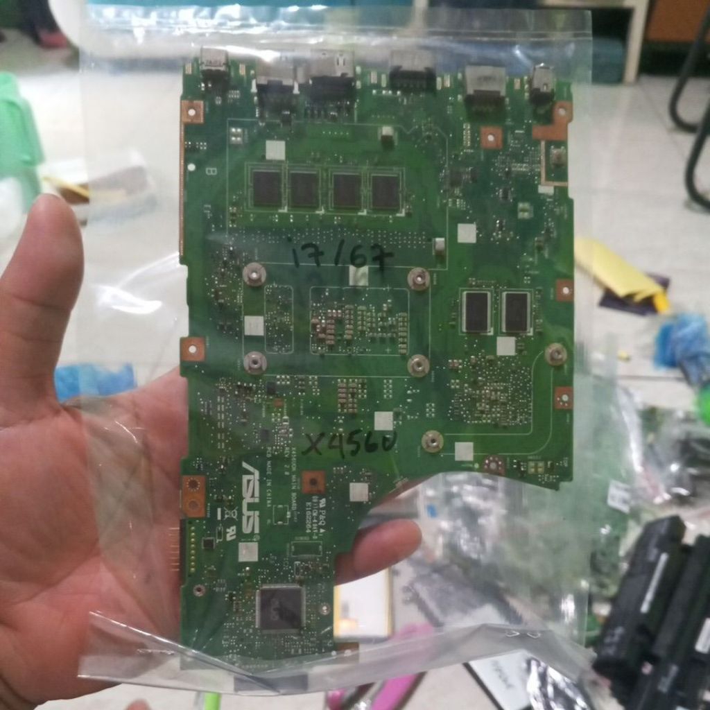 Prosesor laptop i7 gen 7 (ASUS X456U)