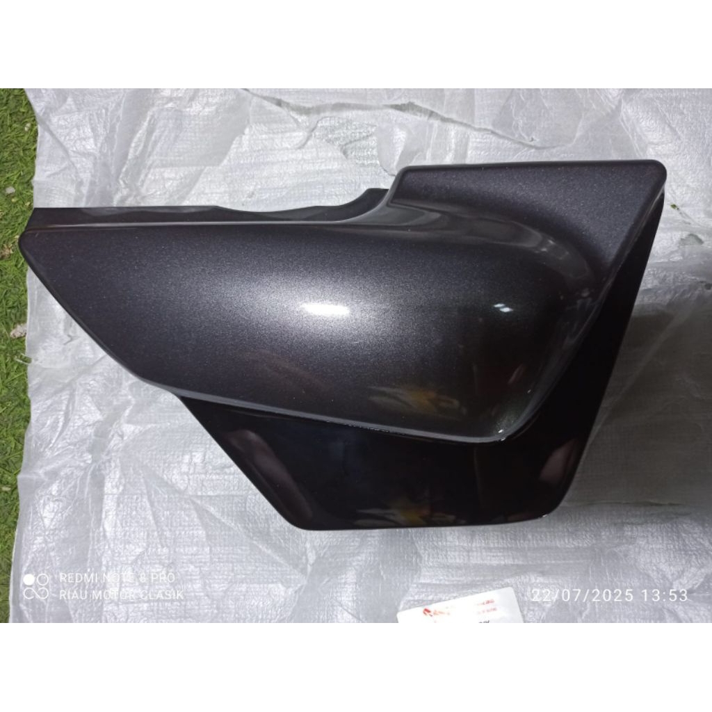 tutup aki suzuki thunder 125 original ori SGP baru warna abu
