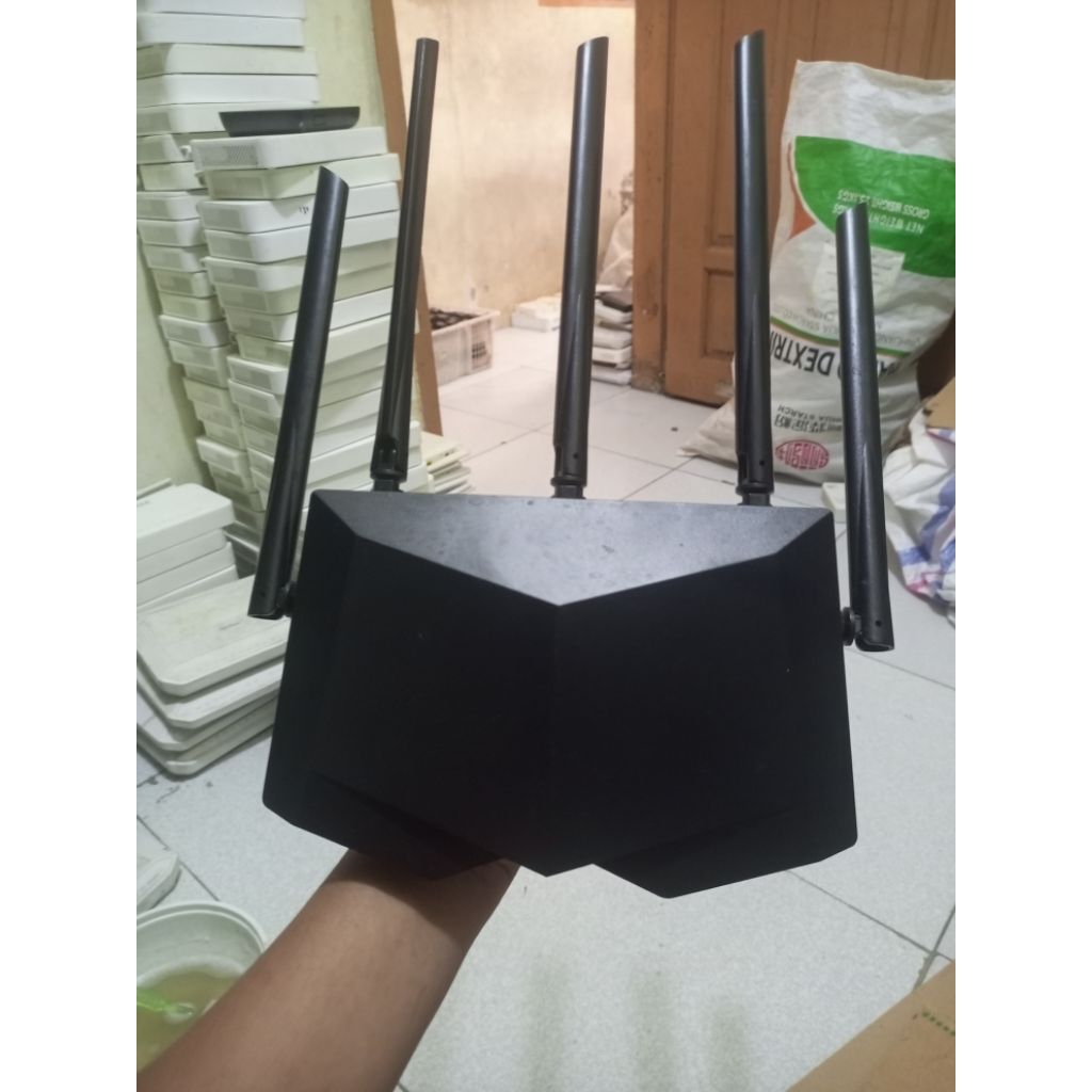 ROUTER TENDA DUAL-BAND WIRELESS AC7 V3