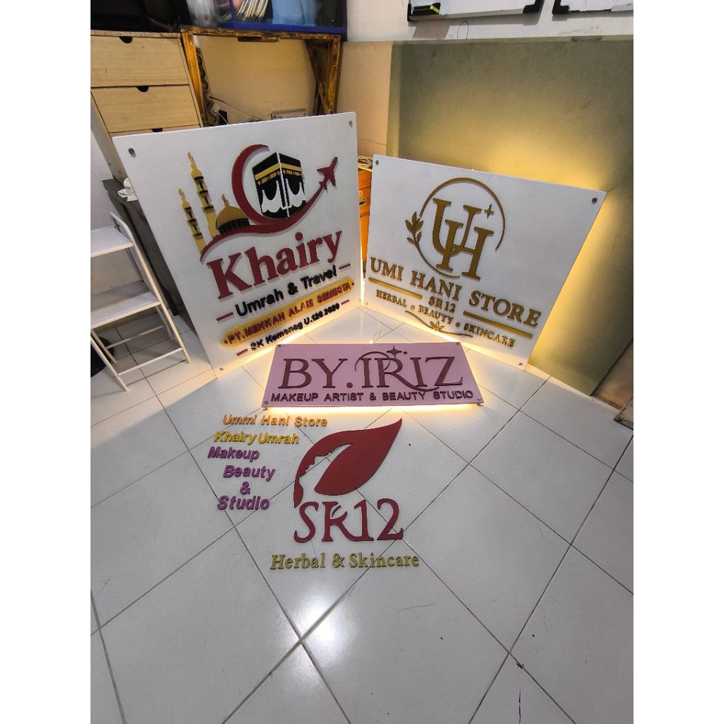 custom logo huruf timbul kayu led