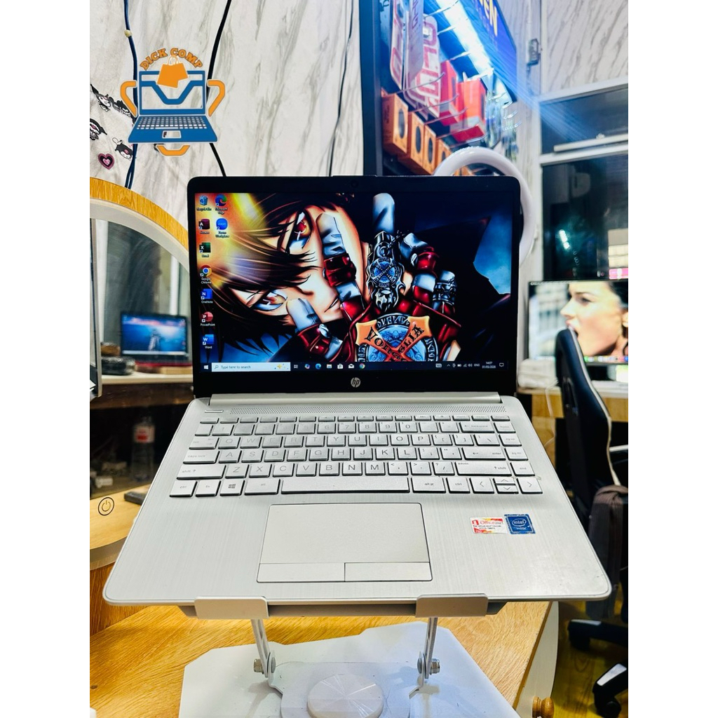 HP 14s. pentium N5030. ram 8/256gb ssd. normal mulus