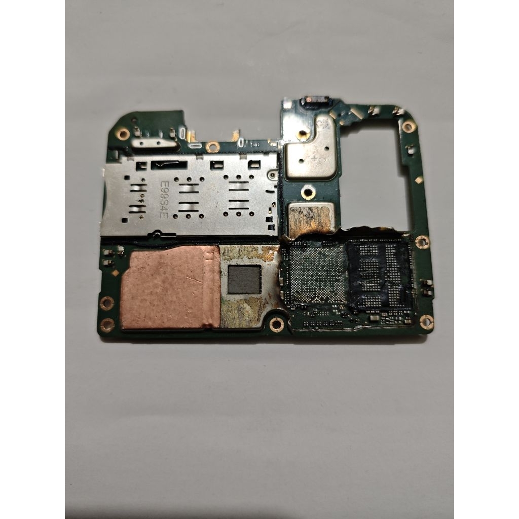 MESIN MATOT REALME 5 PRO  MINUS CPU UFS KOSONG BAHAN SAJA