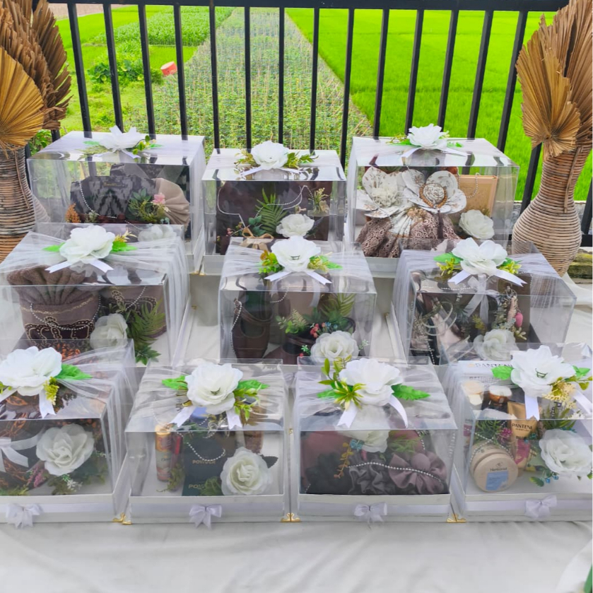 BOX SESERAHAN /BOX HANTARAN/ BOX SESERAHAN KARTON MIKA/ Kotak Hantaran Seserahan
