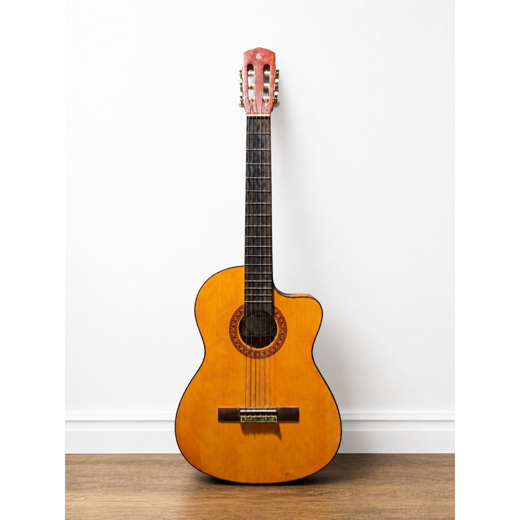 Gitar Clasic Yamaha C-315 Original Custom Cutaway - Bekas