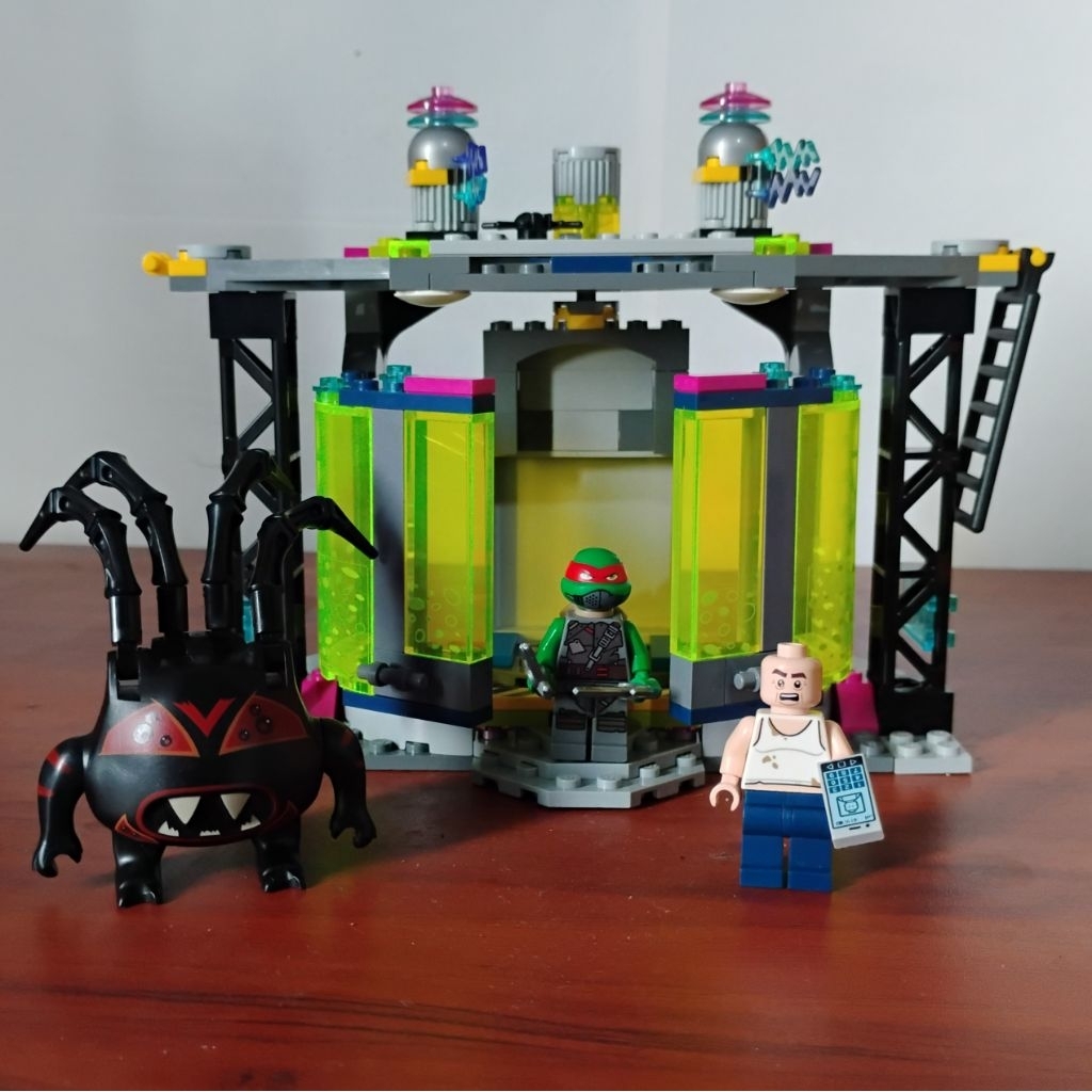 Lego TMNT set Mutation Chamber Unleashed second