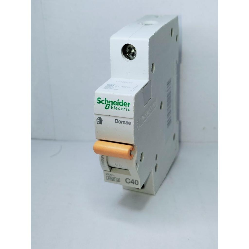 MCB Schneider Tipe Domae 1 Fase 6kA Kapasitas Pemutusan Tinggi 2A 4A 6A 10A 16A 25A ampere emsibi pe
