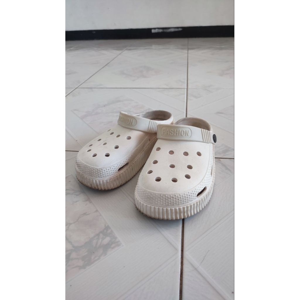 preloved sandal wanita pria murah