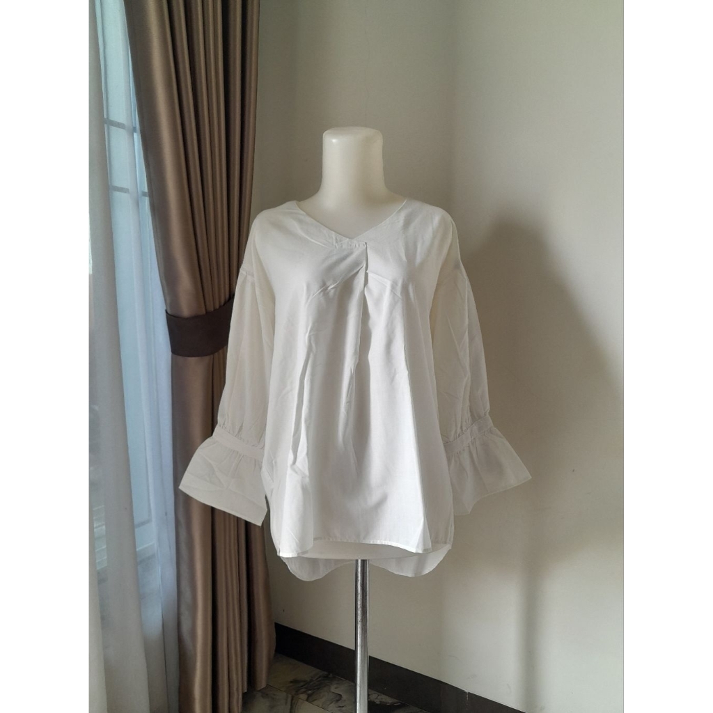 EARTH Longsleeve Korean Blouse Jumbo, White Blouse Jumbo, Blouse Putih Korea Jumbo