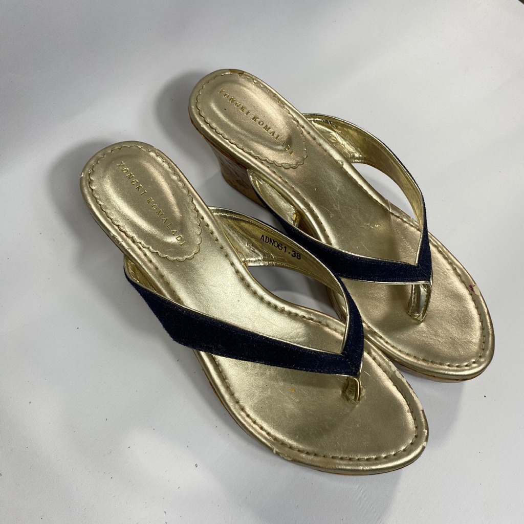 PRELOVED SANDAL WEDGES YONGKI KOMALADI