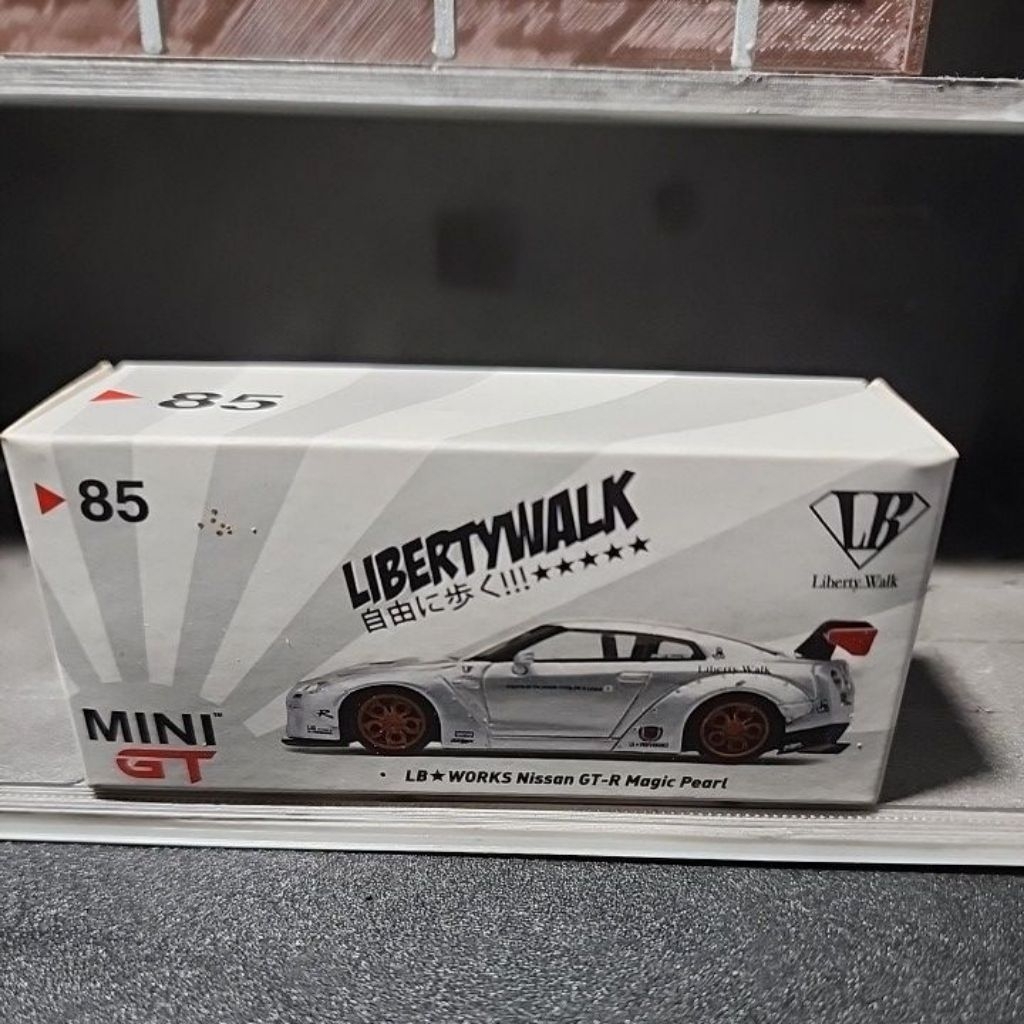 Mini GT LBWK Nissan R35 Magic Pearl