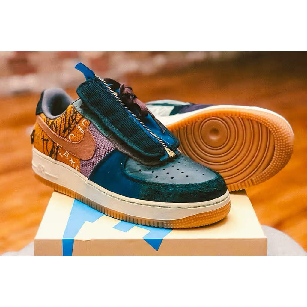 sepatu sneakers casual travis scott