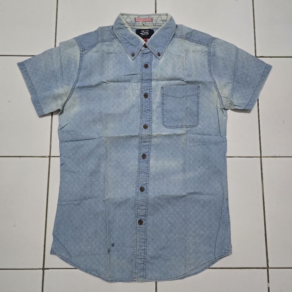 PRELOVED KEMEJA DENIM PRIA DEUS EX MACHINA SIZE S. ORIGINAL