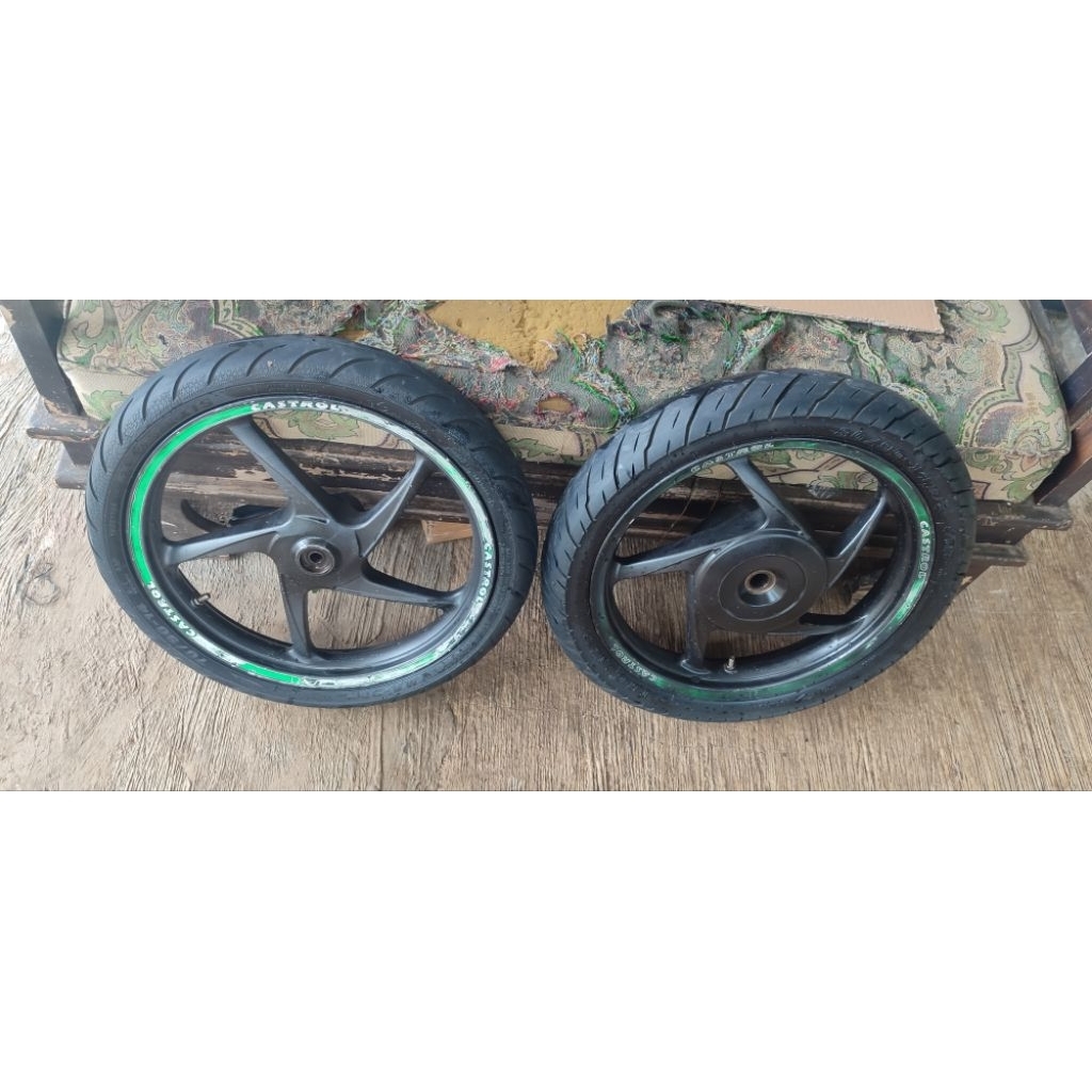 pelk velg plus ban honda beat karbu beat fi beat pop scoopy. vario karbu