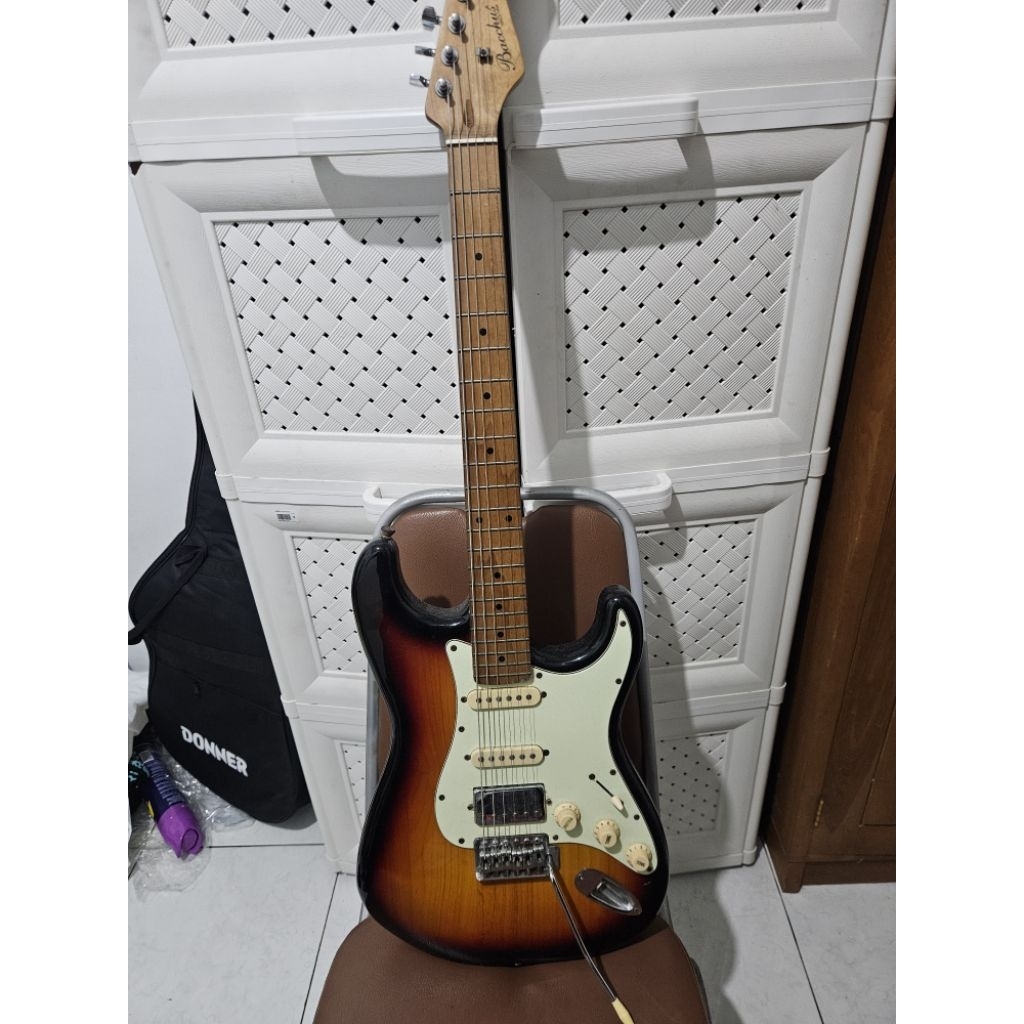 Bacchus BST 2 RSM HSS Stratocaster Roasted Maple Sunburst
