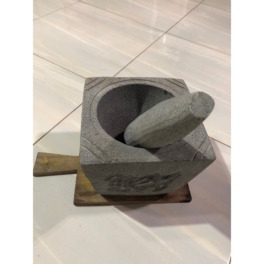 Lumpang Batu Asli Bubut Tanpa Campuran P 21cm L 21cm T 17cm + Alu P 30cm  - Sehat, Tahan Lama, Tampi