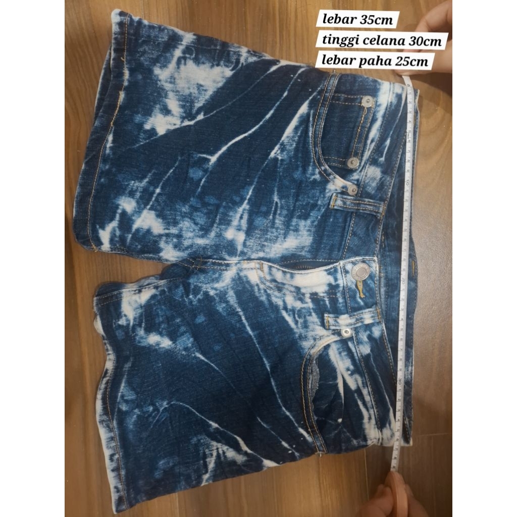 [preloved] celana jeans highwaist pendek biru loreng