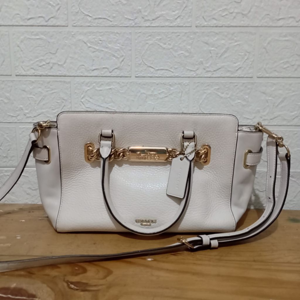 Coach Blake Carryall 25 White Original – Preloved Like New, Bisa Handbag & Sling Bag