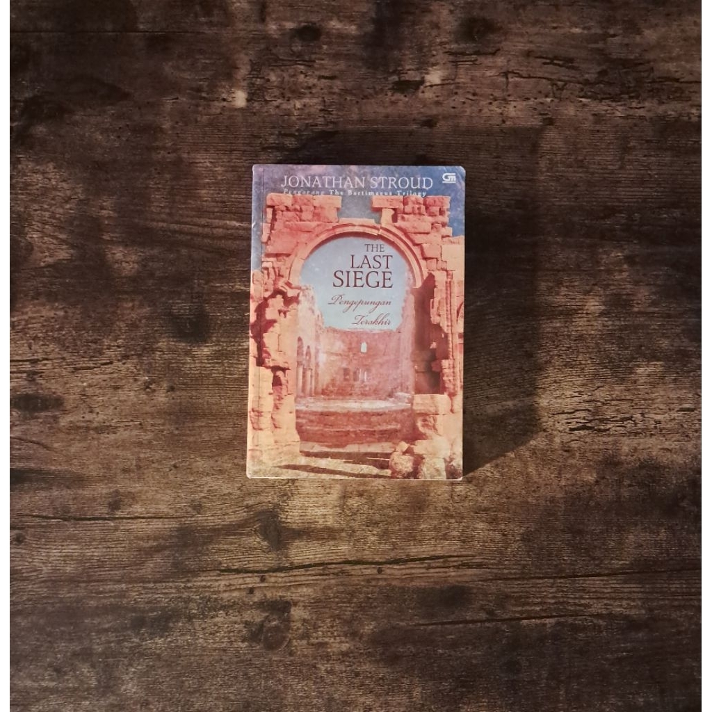 THE LAST SIEGE (PENGEPUNGAN TERAKHIR) - JONATHAN STROUD