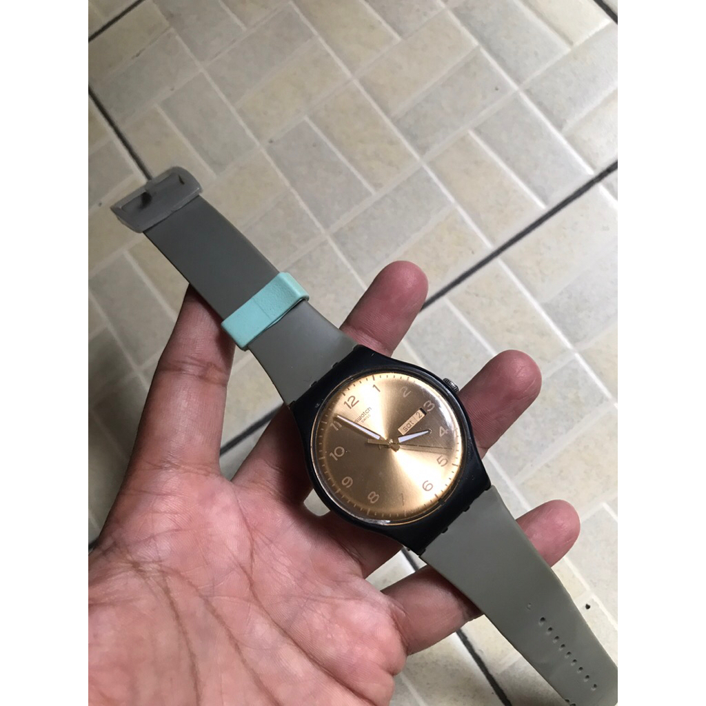 jam tangan swatch dm41 dial gold original second