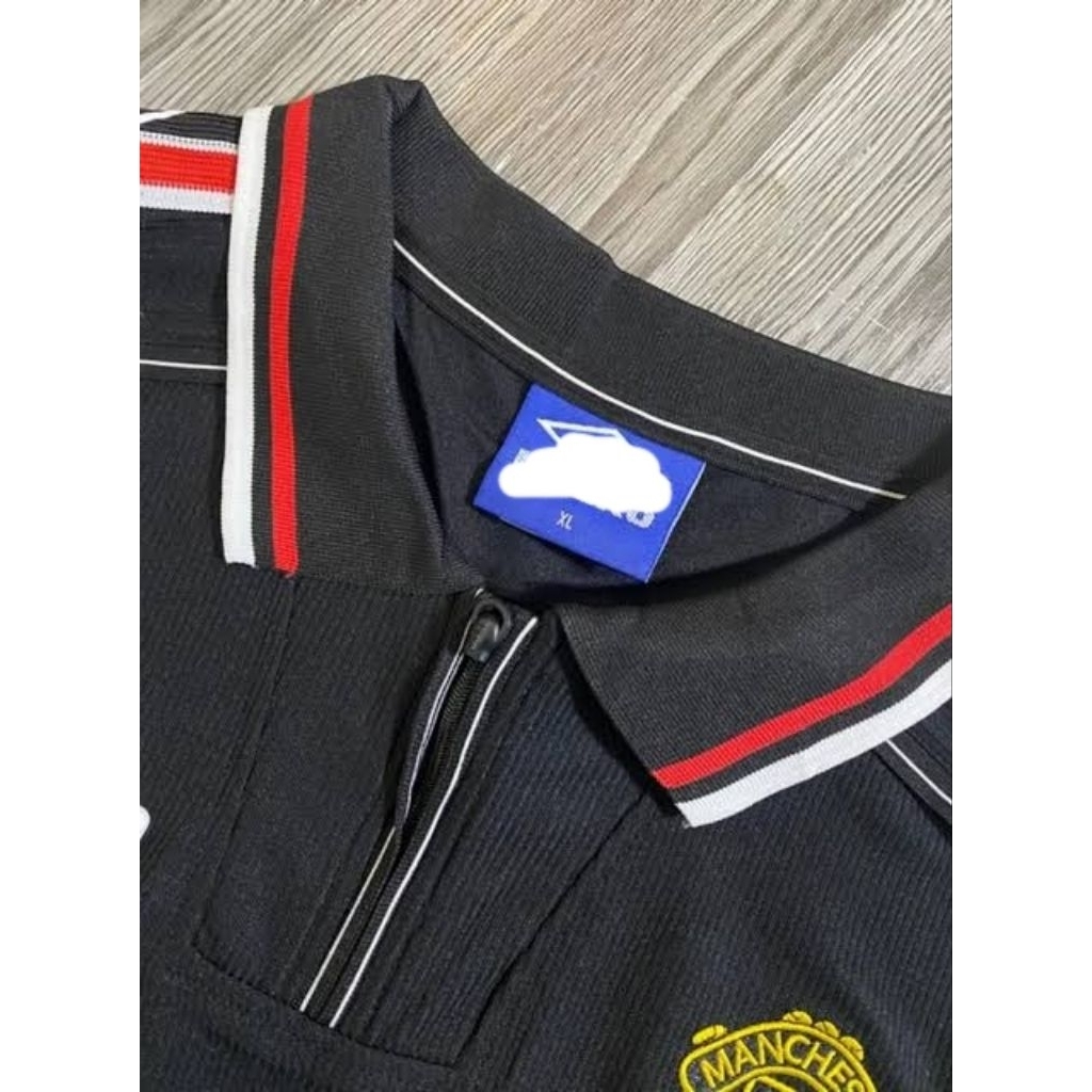 Jersey Retro Manchester United 1999 Hitam Lengan Panjang Umbro SHARP Vintage MU