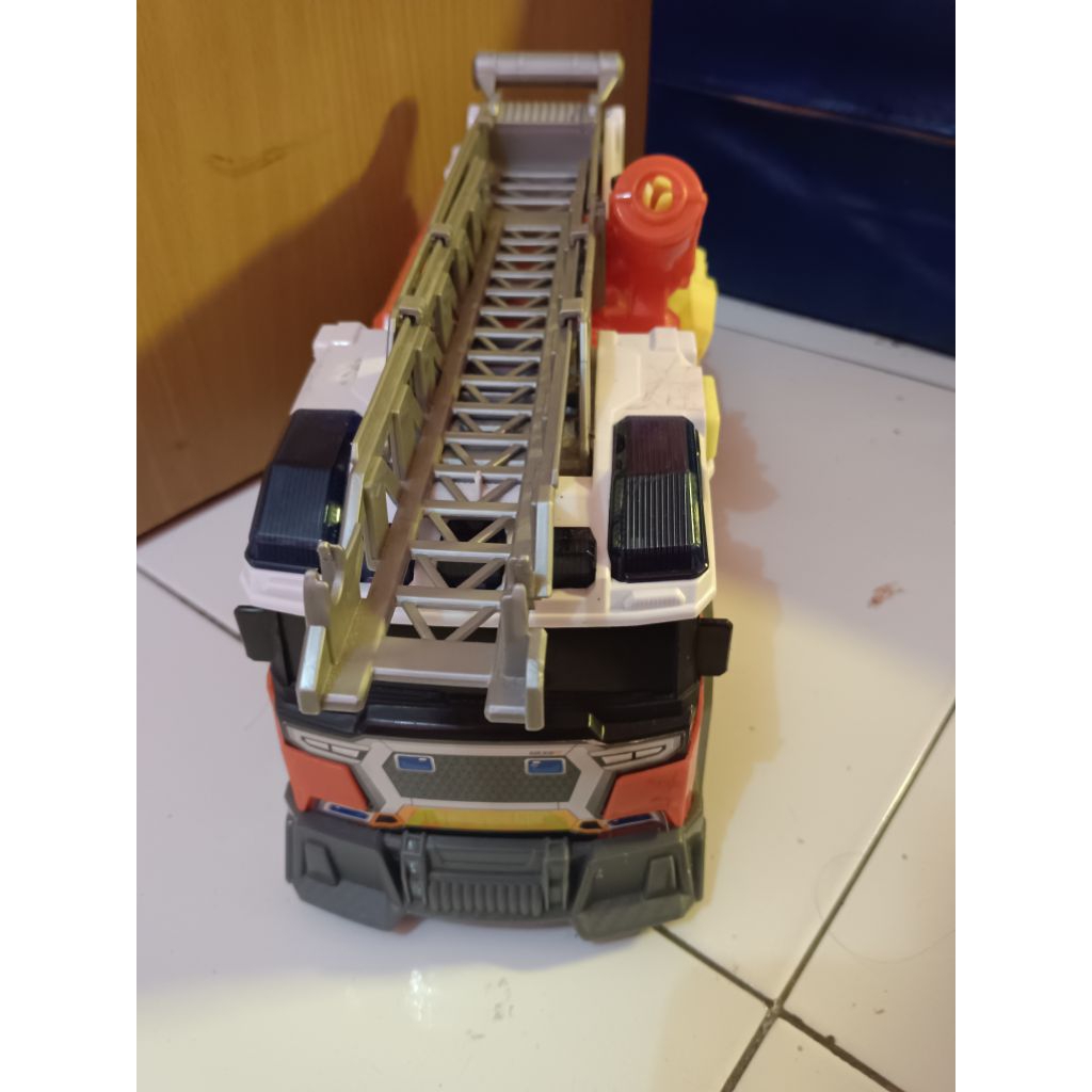 mobil pemadam Dickie toys