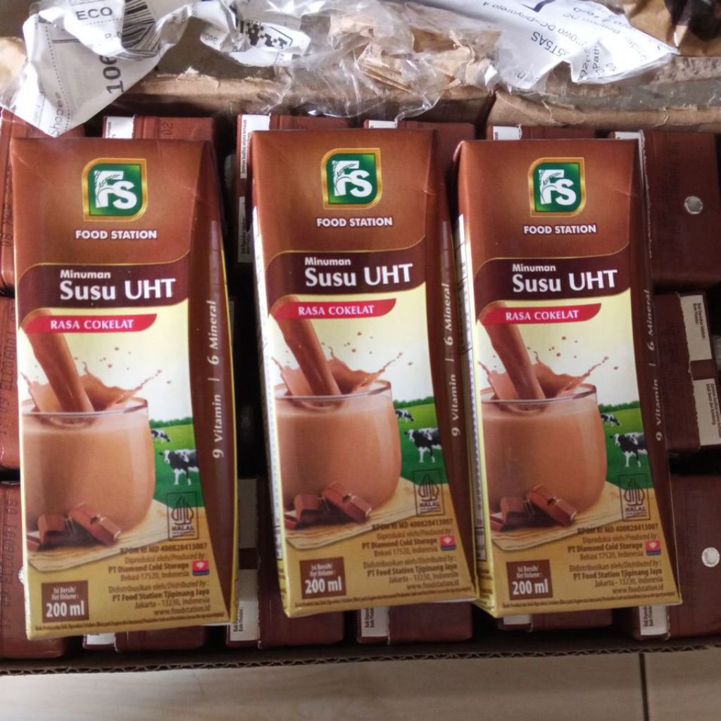 susu uht food station cokelat 200ml paket 3 pcs