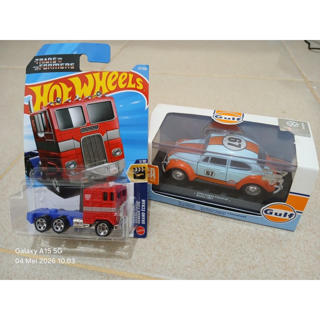 Hot Wheels Optimus Prime & CCA Volkswagen Bettle