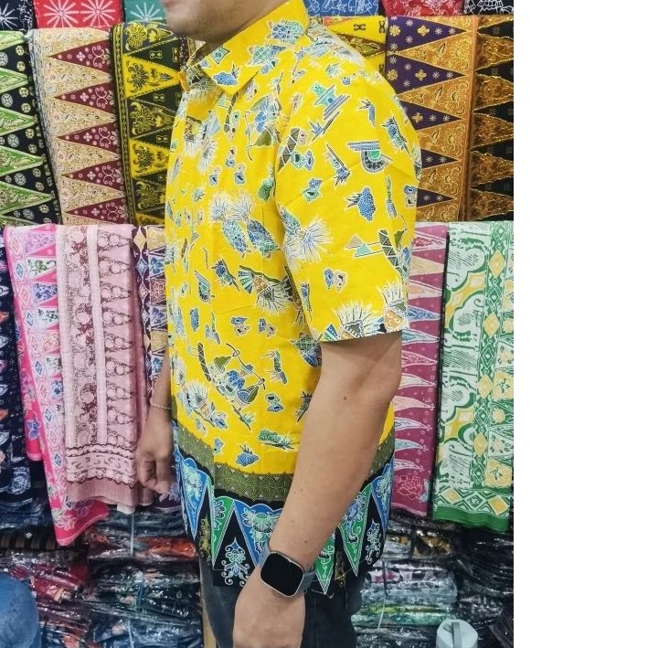 kemeja pendek batik betawi ondel kode keong mas - Kuning