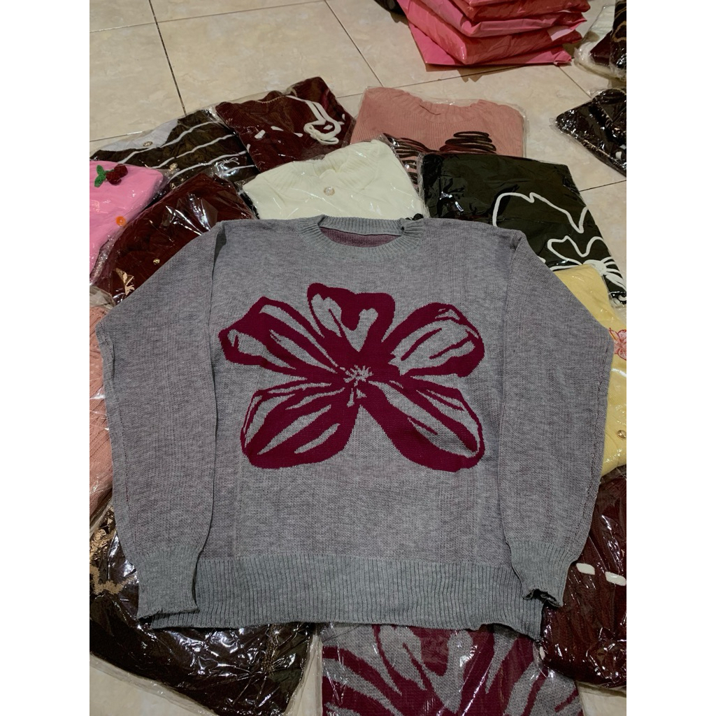 Sweater Shiku Willow - M-L, Lembut dan Nyaman, Desain Bunga Elegan