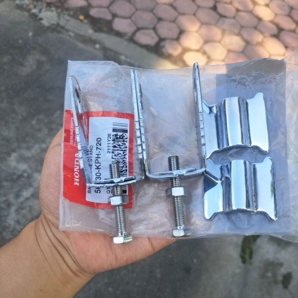 Stelan Rantai Arm Honda Megapro Dan Gl Max Sudah Chrome ( harga 2pcs / set kanan kiri)