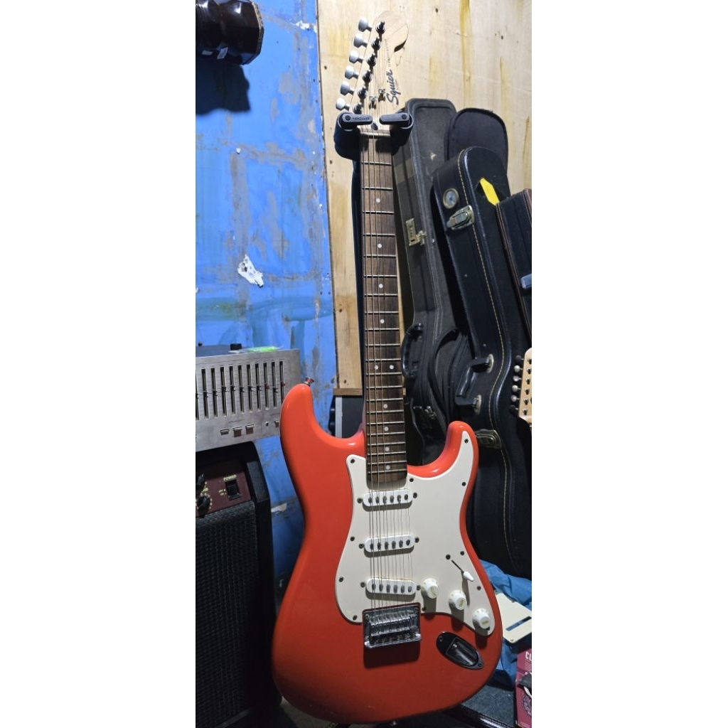 gitar squier bullet stratocaster fiesta red