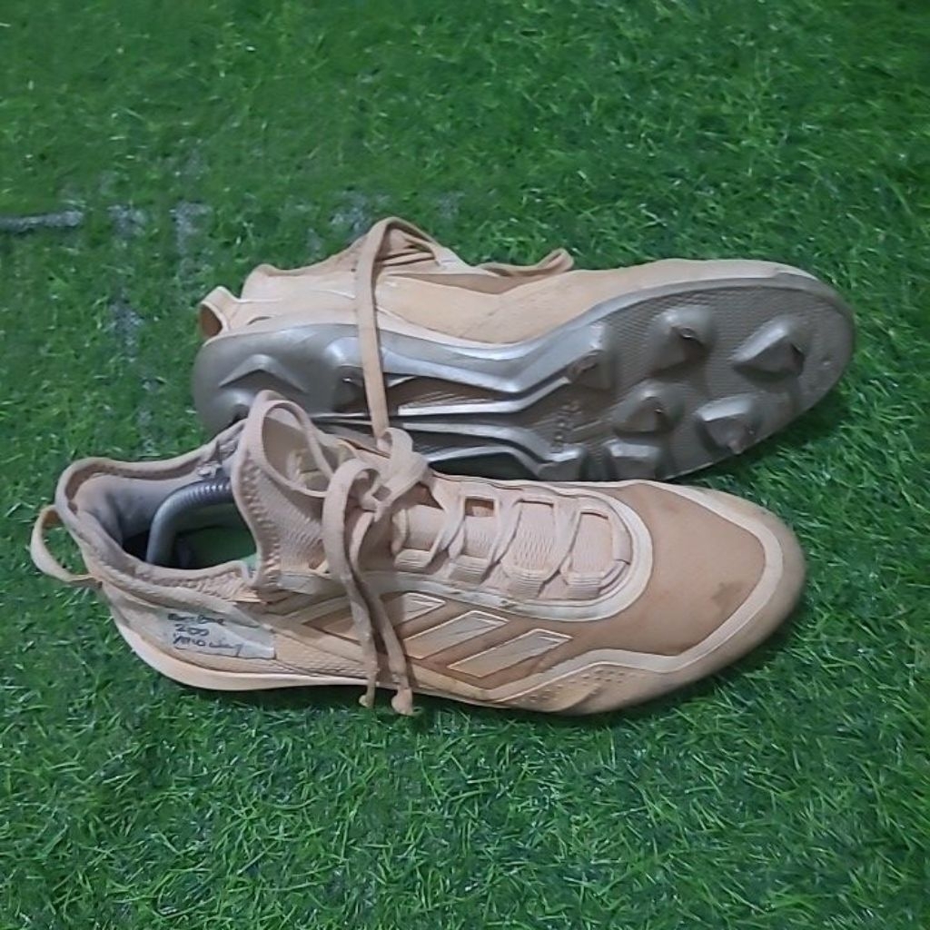 sepatu baseball adidas size 41
