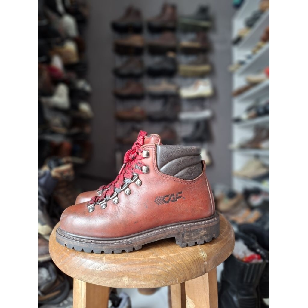 Sepatu boot hiking outdoor vintage LECAF size 37