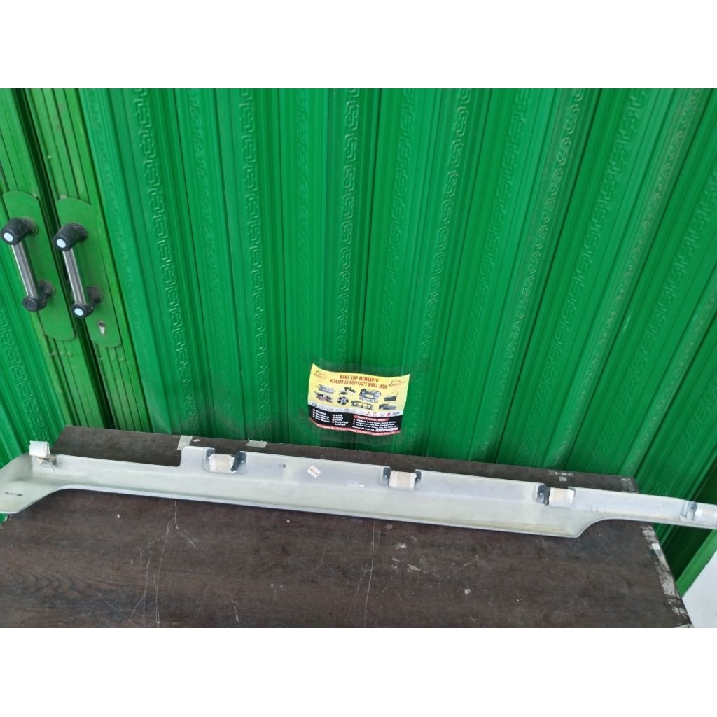 Bodykit Spoiler SideKirts Sienta Kiri Original
