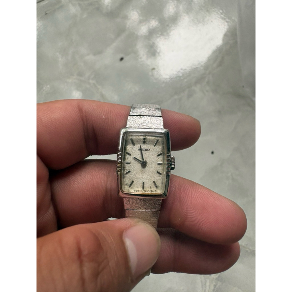 Seiko manual winding
