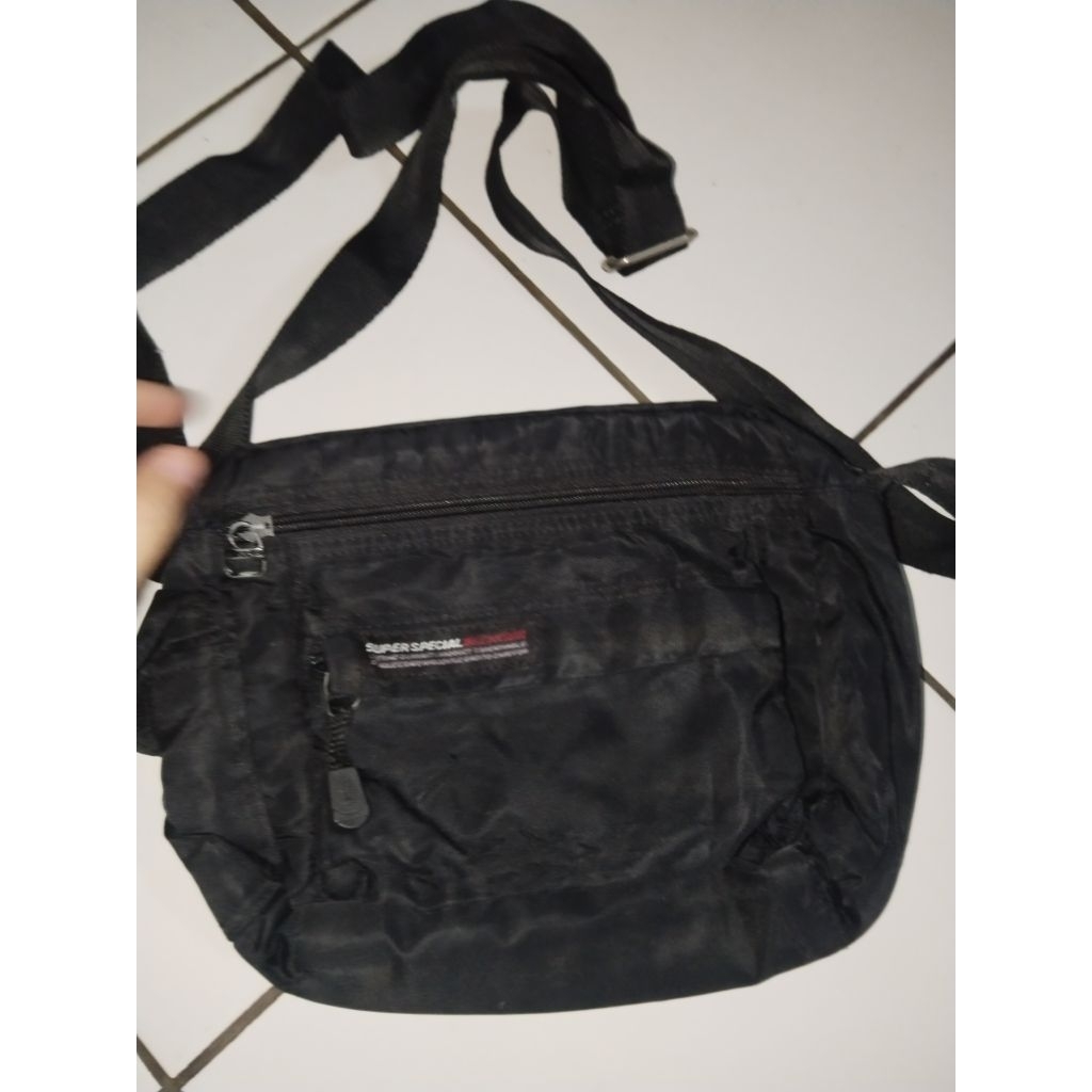 Sling Bag Genova ( Anti Air )