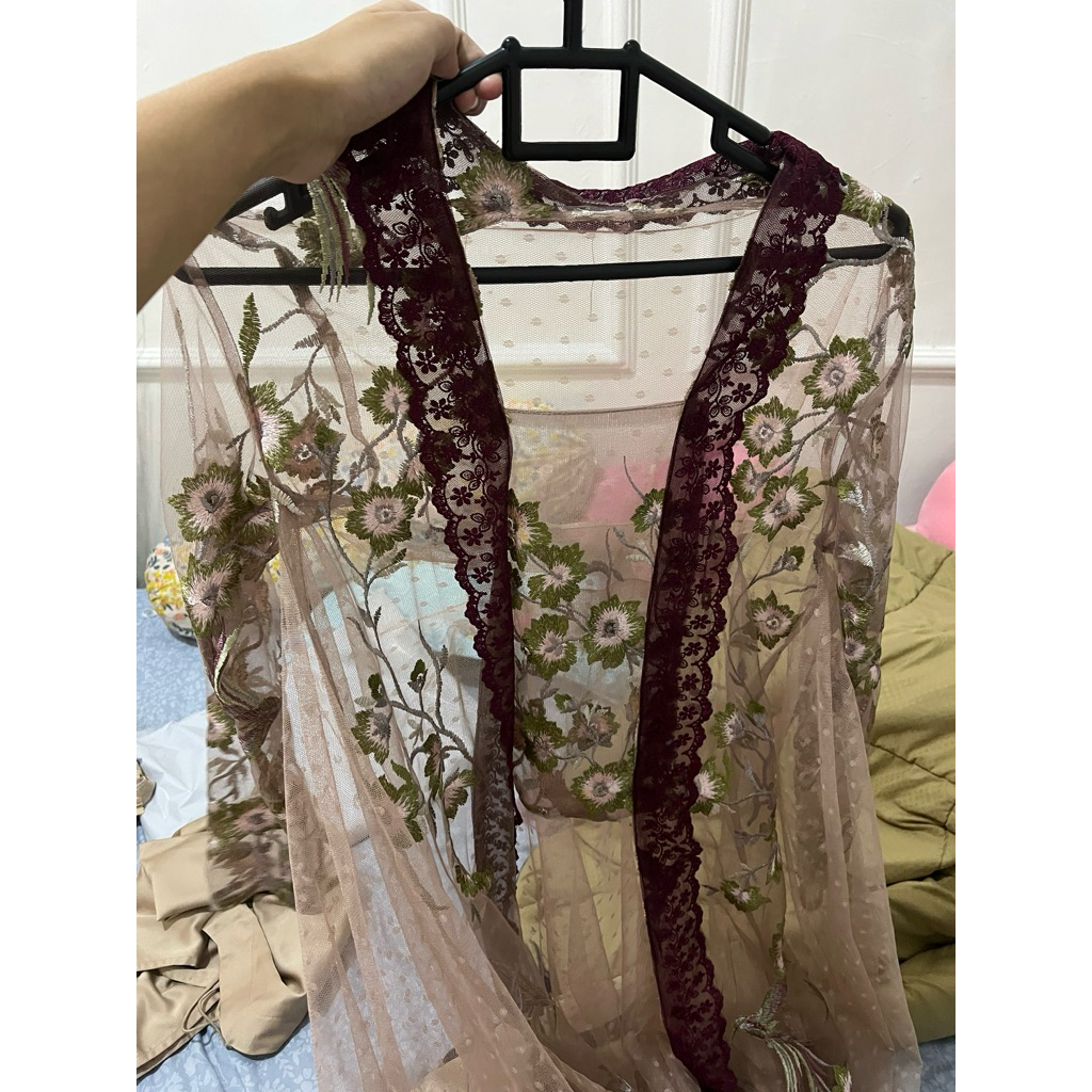 Kebaya rayapari