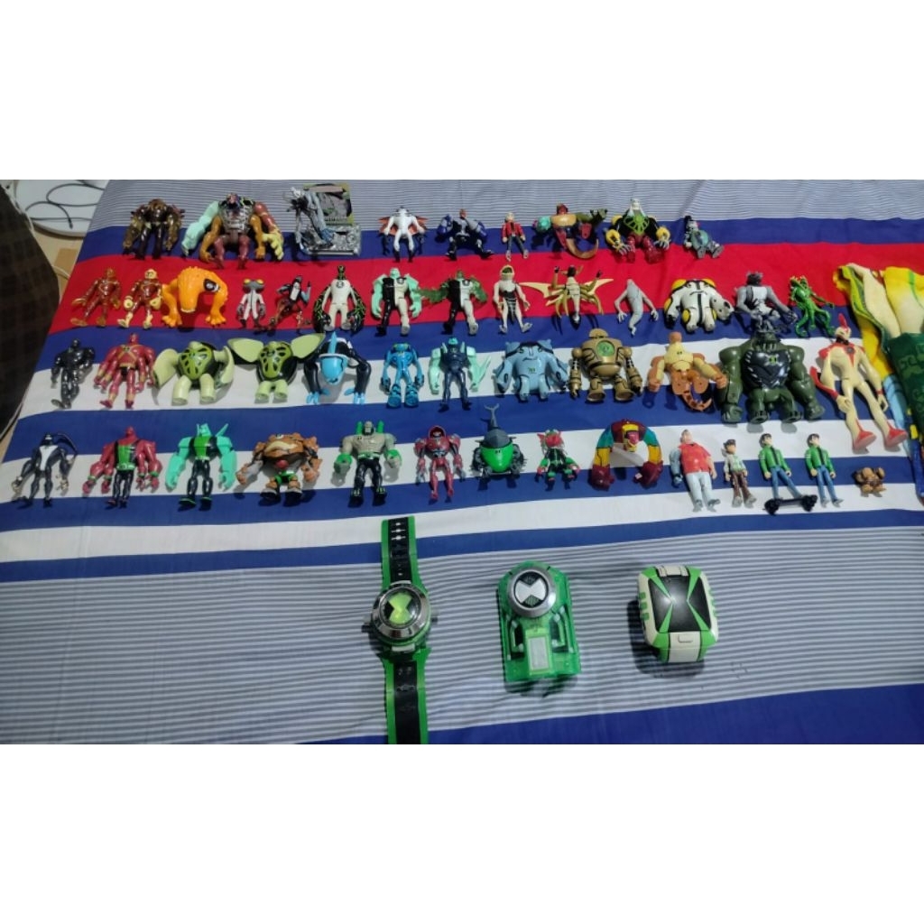 figure ben 10 original bandai